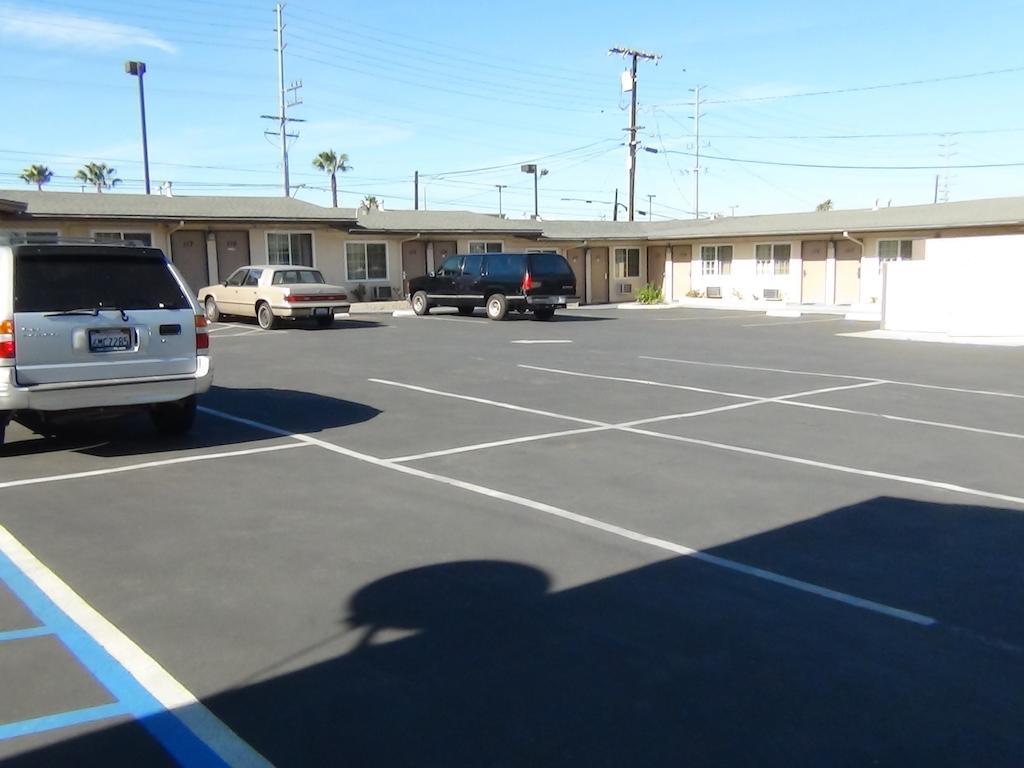 Desert Inn Motel Corona Exteriér fotografie
