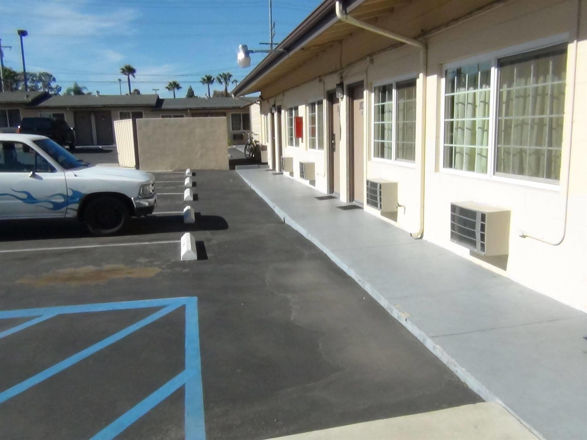 Desert Inn Motel Corona Exteriér fotografie